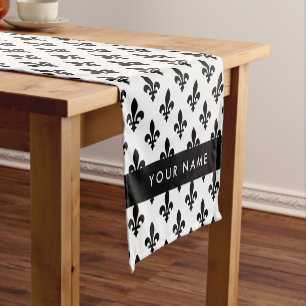 Chemin De Table Court Fleur de Lis, Noir sur Blanc, Noir, Votre Nom
