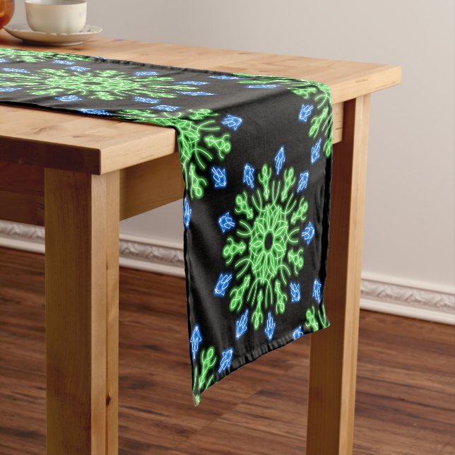 Chemin De Table Court Fleur de néon vert et bleu (In Situ)