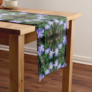 Chemin De Table Court Fleurs de chicorée bleu sauvage Abstraites