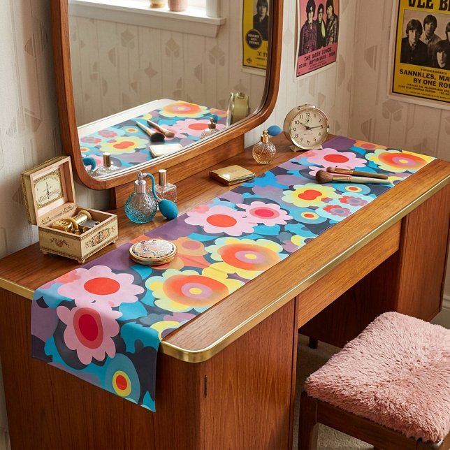 Chemin De Table Court Fleurs rétro mod  (Créateur téléchargé)