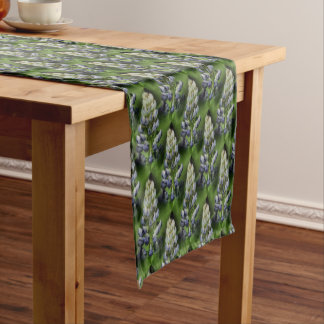 Chemin De Table Court Fleurs violettes Lupine Motif de la nature