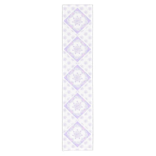Chemin De Table Court flocon de neige violet clair et coeur étincelant