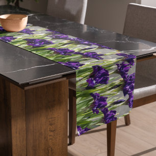 Chemin De Table Court Floral d'Irises violettes profondes