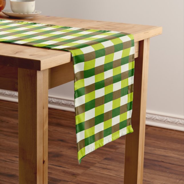 Chemin De Table Court Fresh Grass Color Scheme (In Situ)