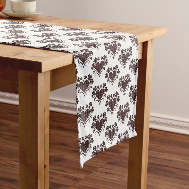 Chemin De Table Court Heart Shamrock Plaid Black Classic Clover (In Situ)