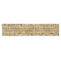 Hiéroglyphes égyptiens sur le papyrus