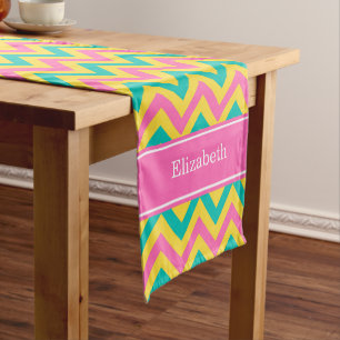 Chemin De Table Court HotPink2 Ananas Turquoise LG Chevron Nom Monogramm