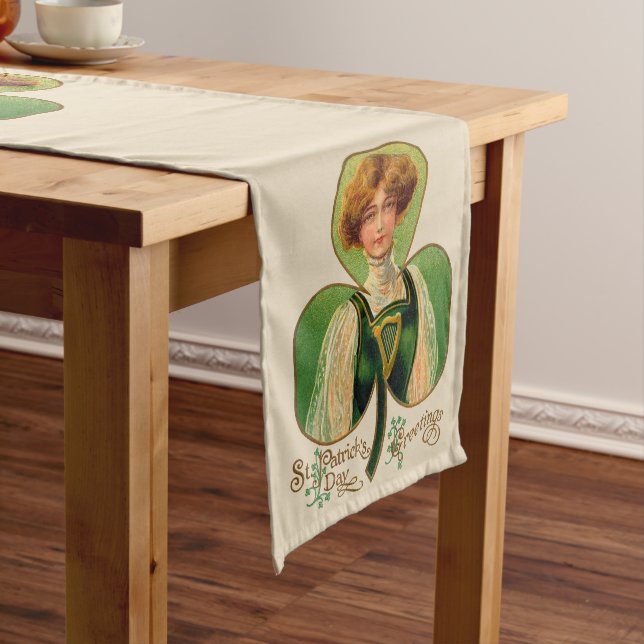 Chemin De Table Court Irlandaise pour la table de la Saint-Patrick (In Situ)
