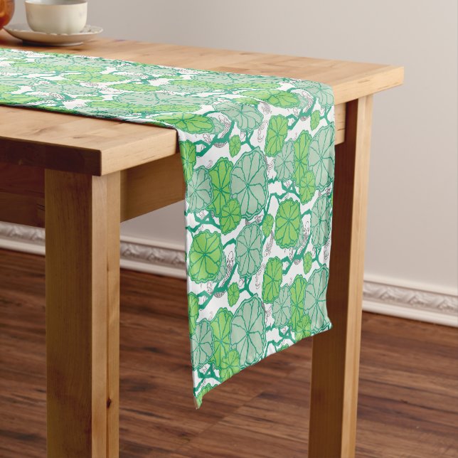 Chemin De Table Court Jardin japonais Lily Pond Beach House Table Runner (In Situ)