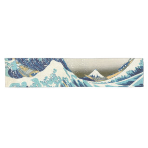Chemin De Table Court Katsushika Hokusai - La Grande vague au large de K