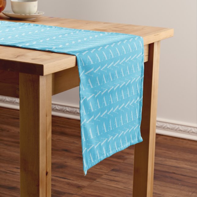 Chemin De Table Court Lettre initiale A, Aqua Blue (In Situ)