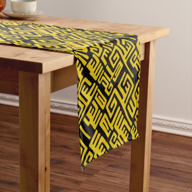 Chemin De Table Court Ligne jaune de motif tribal africain minimal (In Situ)