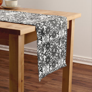 Chemin De Table Court Mandala motif, noir, blanc et gris
