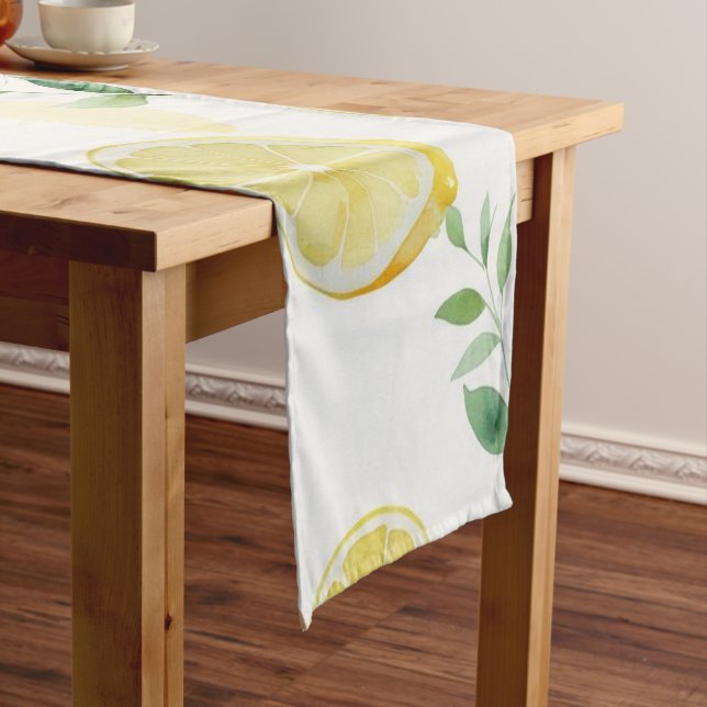 Chemin De Table Court Mariage moderne jaune citron floral script douche  (In Situ)