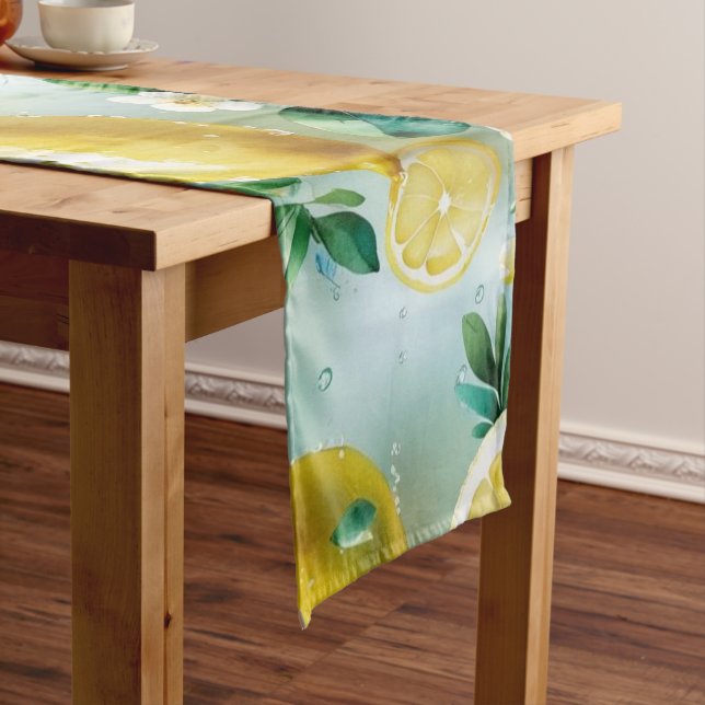 Chemin De Table Court Mariage moderne jaune citron floral script shower (In Situ)