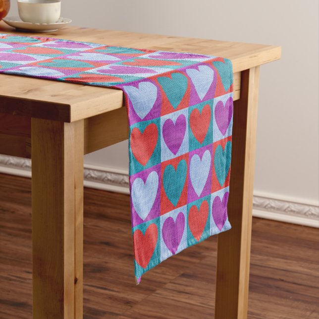Chemin De Table Court Motif à coeur à carreaux violet, vert et rouge (In Situ)