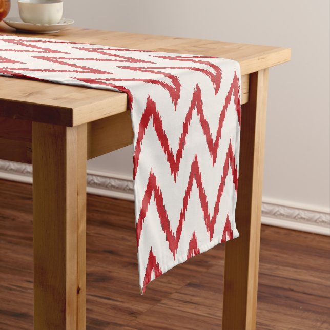 Chemin De Table Court Motif de chevron rouge kat texturé chic moderne (In Situ)