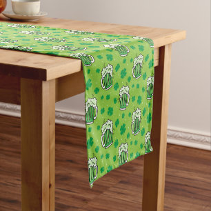 Chemin De Table Court Motif de la bière verte de la Saint Patrick