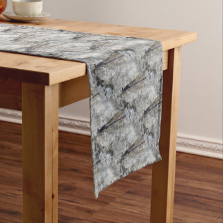 Chemin De Table Court Motif de la nature pourpre de Damselfly