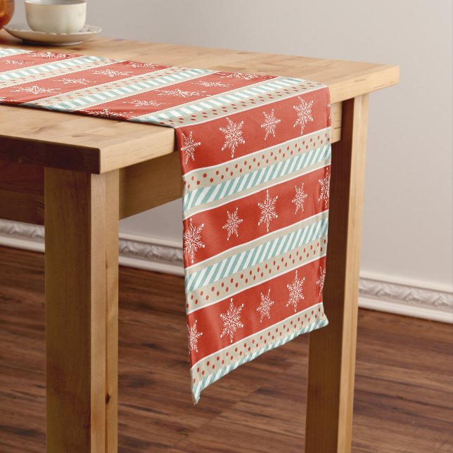Chemin De Table Court Motif Festive Noël Rouge Striped Snowflakes (In Situ)