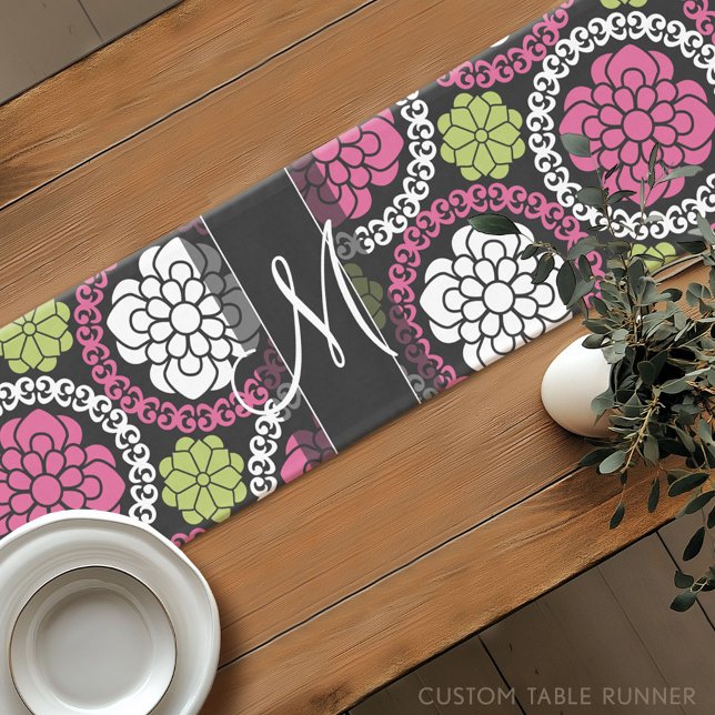 Chemin De Table Court Motif floral tendance Hot rose et noir Monogramme (Custom Table Runner)