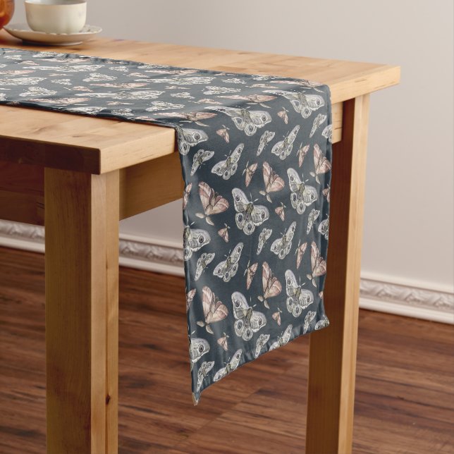 Chemin De Table Court Motif papillon de la teigne (In Situ)