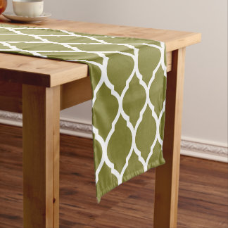 Chemin De Table Court Olive Green Quatrefoil marocain