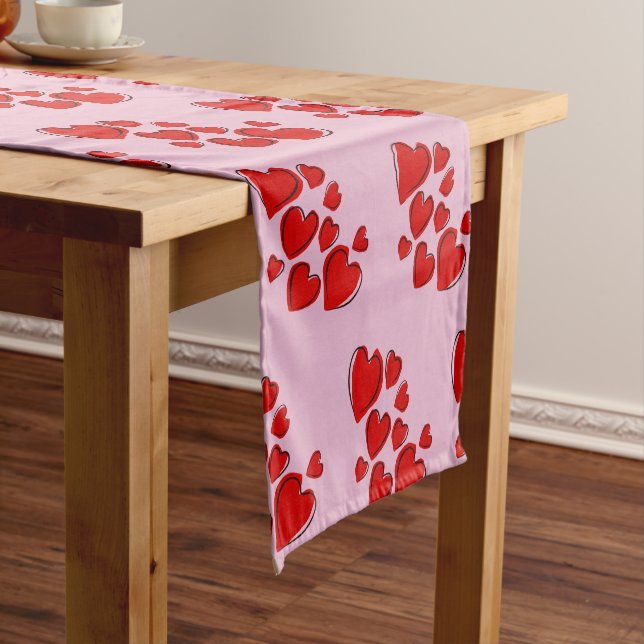 Chemin De Table Court PinkTable Runner avec Red Hearts Saint-Valentin (In Situ)