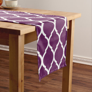 Chemin De Table Court Plum violet Quatrefoil marocain