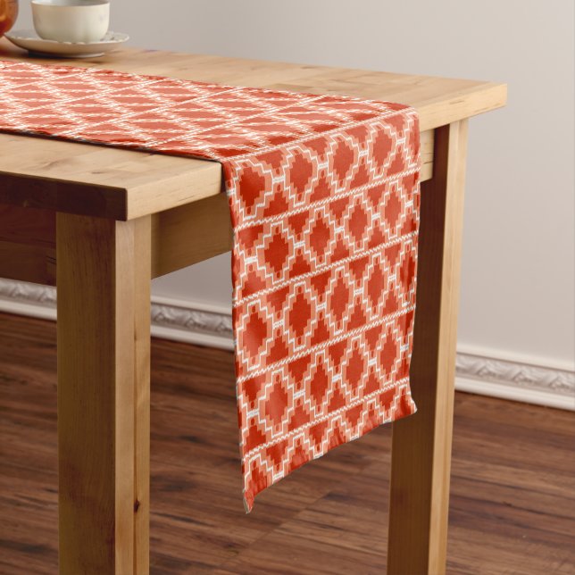 Chemin De Table Court Rouille tribale Ikat Aztec, orange et blanc (In Situ)