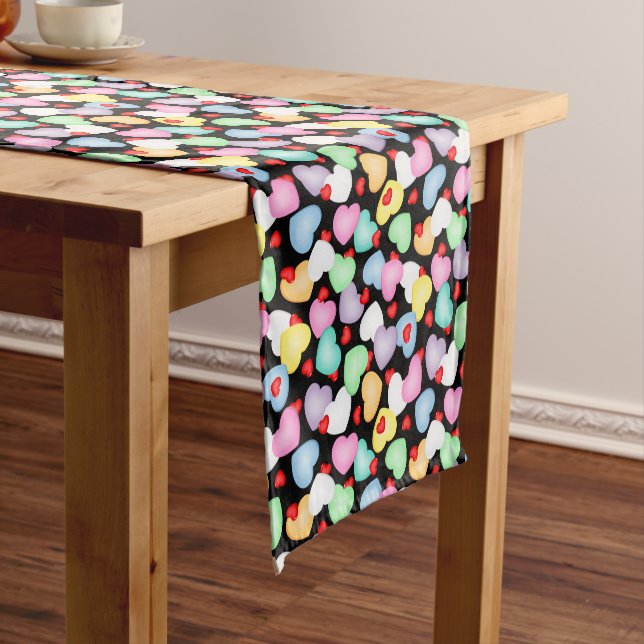 Chemin De Table Court Saint Valentin Candy Hearts Motif (In Situ)