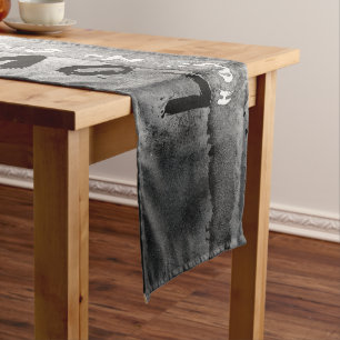 Chemin De Table Court SlipperyJoe amour n'a pas de couleur race peau lié