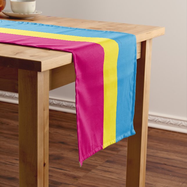 Chemin De Table Court SlipperyJoe pansexuel drapeau de la fierté rose am (In Situ)