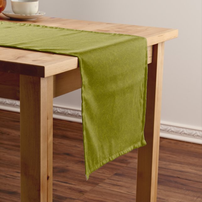 Chemin De Table Court Surface vert olive avec un motif subtil en spirale (In Situ)