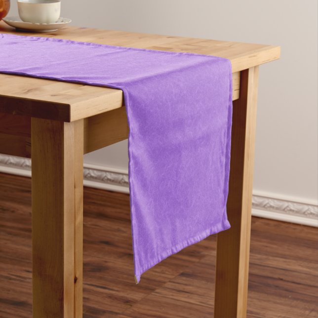 Chemin De Table Court Surface violette texturée avec motif tourbillonnan (In Situ)