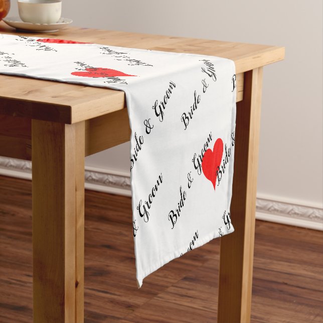 Chemin De Table Court Table de mariées Coeurs rouges (In Situ)