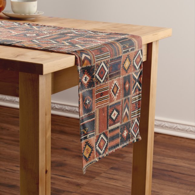 Chemin De Table Court Tapisserie géométrique kilim patchwork rustique (In Situ)