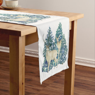 Chemin De Table Court Une Paire De Cerfs Dans La Forêt D'Hiver