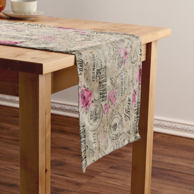 Chemin De Table Court Une série de design éphémère français 24 (In Situ)