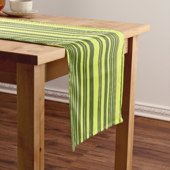 Chemin De Table Court Vert olive et rayures jaune citron  (In Situ)