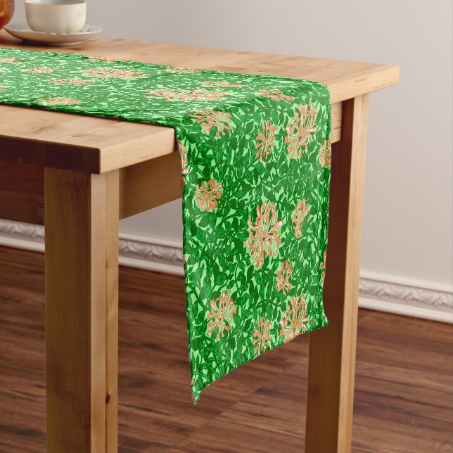 Chemin De Table Court William Morris Honeysuckle, Peach et Green (In Situ)