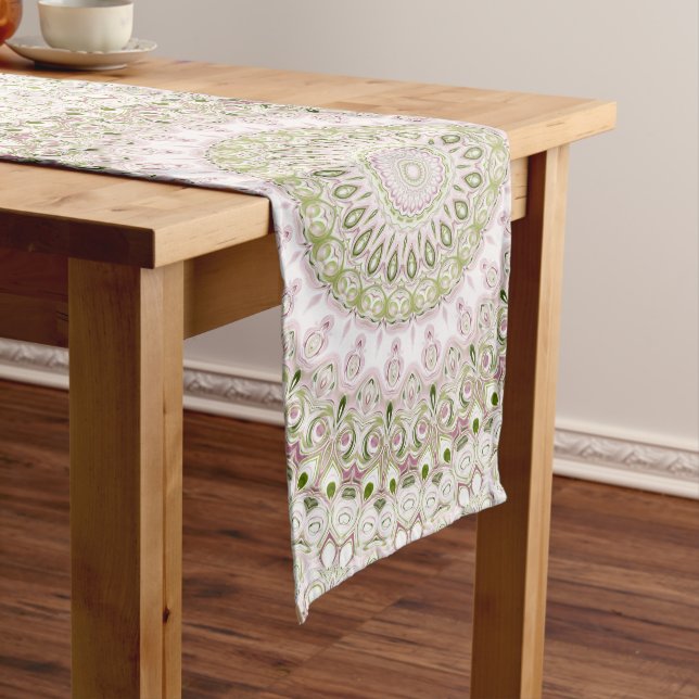 Chemin De Table Long Conception de motif de mandala floral rose et vert (In Situ)