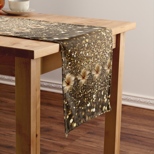 Chemin De Table Long Elégance d'or : Hibiscus d'or Shimmer (In Situ)