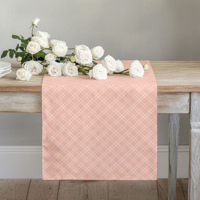 Chemin De Table Long Elégant pastel peach corail plaid à damiers (Elegant soft pastel peach coral plaid checkered long table runner)
