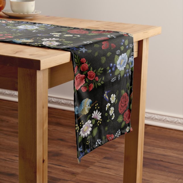 Chemin De Table Long Faux Fleurs Brodées Rouge & Bleu (In Situ)