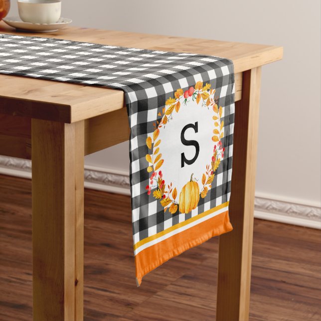 Chemin De Table Long Feuilles d'automne sur gingham noir personnalisé (In Situ)
