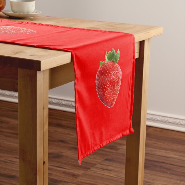 Chemin De Table Long Fraise d'été (In Situ)