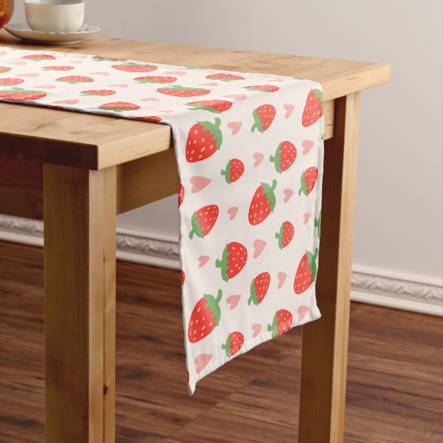 Chemin De Table Long Fraises et Coeurs sucrés Coureur de table (In Situ)
