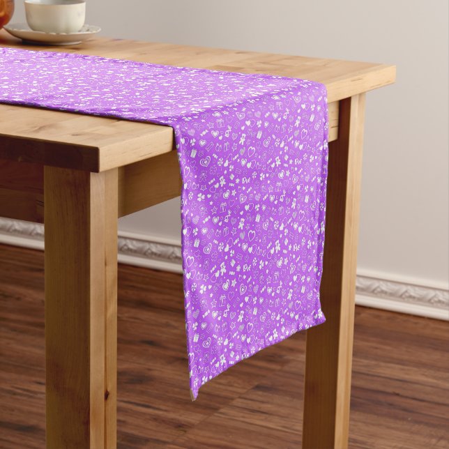 Chemin De Table Long Luxe Moderne Élégant Amour Purple Coeur (In Situ)