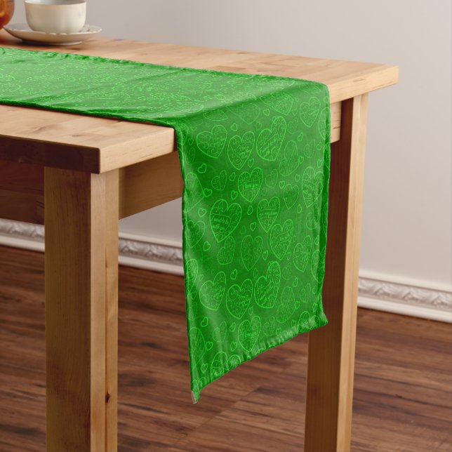 Chemin De Table Long Luxe Moderne Élégant Amour Vert Coeur (In Situ)